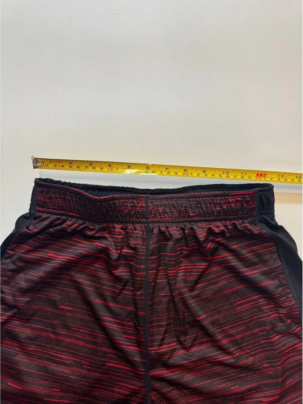 Nike Dri-FIT Athletic Shorts XL Black Red 717181-011 Damaged Front Logo Striped
